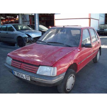 peugeot 205 berlina del año 1950
