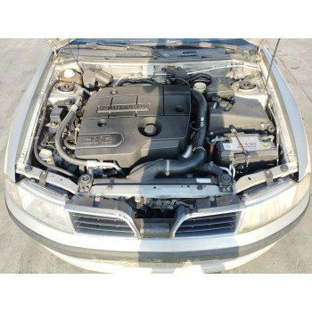 mitsubishi carisma berlina 5 (da0) del año 2000