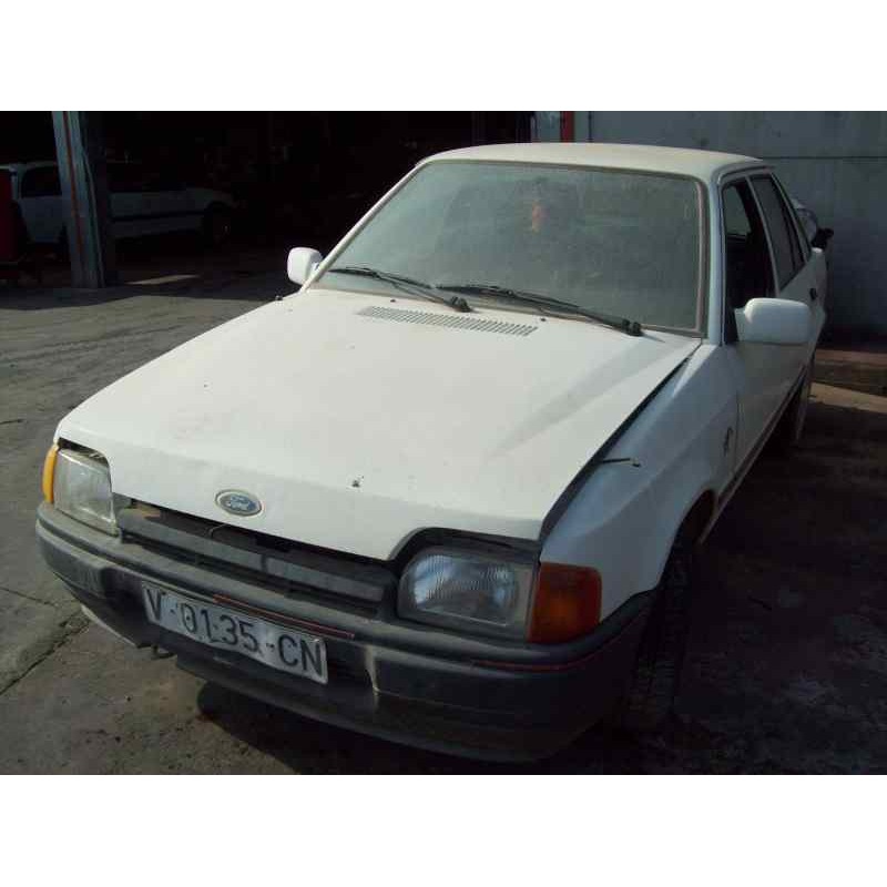ford escort berlina del año 1988