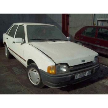 ford escort berlina del año 1988