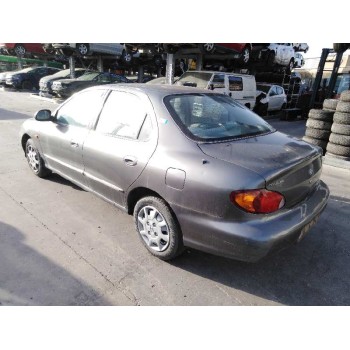 hyundai lantra berlina (rd) del año 1999