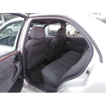 lancia lybra berlina del año 2000