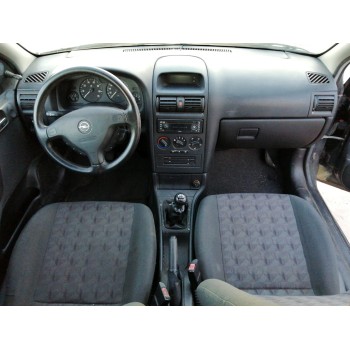 opel astra g berlina del año 2002