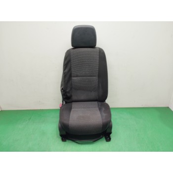 ASIENTO DELANTERO IZQUIERDO NECESITA REPARACION 