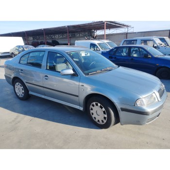 skoda octavia berlina (1u2) del año 2001