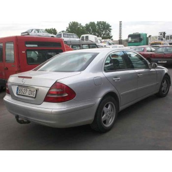 mercedes-benz clase e (w211) berlina del año 2002
