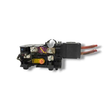CAJA RELES / FUSIBLES A1665402450 