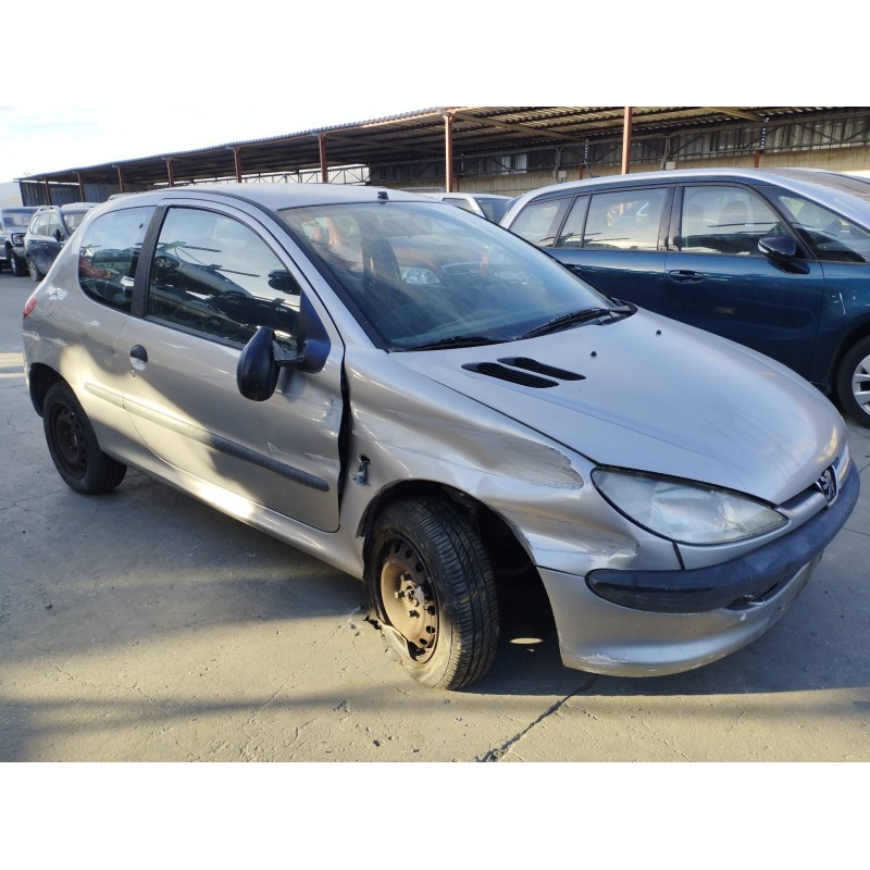 peugeot 206 berlina del año 2001