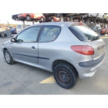 peugeot 206 berlina del año 2001