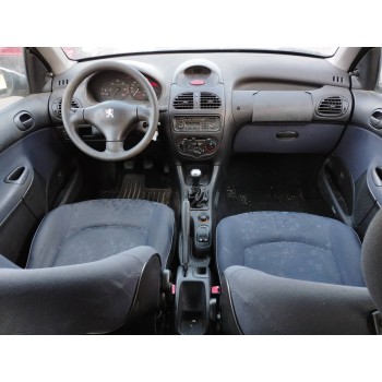 peugeot 206 berlina del año 2001