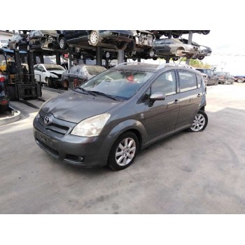 toyota corolla verso (r1) del año 2004