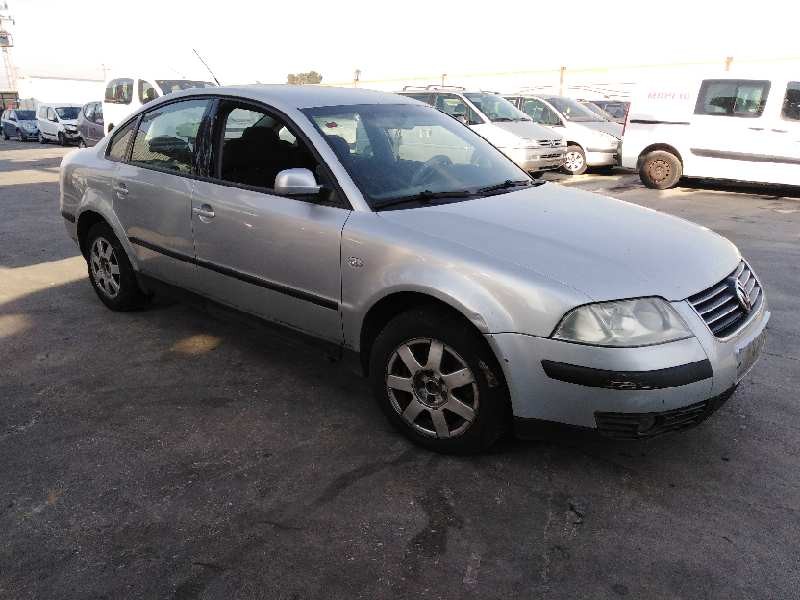 VOLKSWAGEN PASSAT BERLINA (3B3)