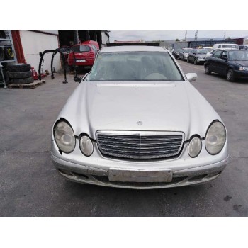 mercedes-benz clase e (w211) berlina del año 2004