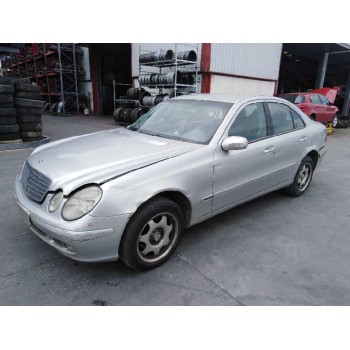 mercedes-benz clase e (w211) berlina del año 2004