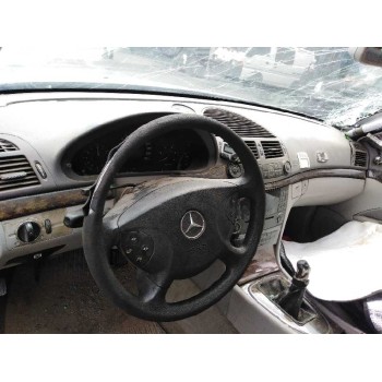 mercedes-benz clase e (w211) berlina del año 2004