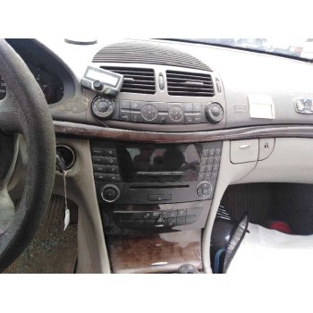 mercedes-benz clase e (w211) berlina del año 2004