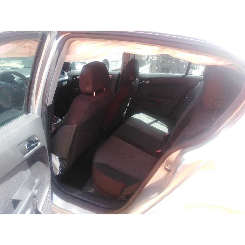 OPEL ASTRA H BERLINA 2004