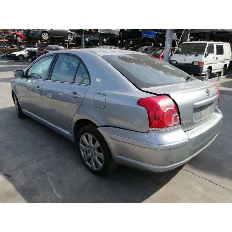 TOYOTA AVENSIS BERLINA (T25)