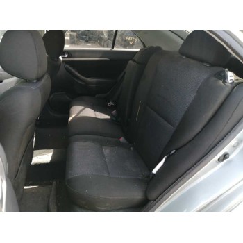 toyota avensis berlina (t25) del año 2008