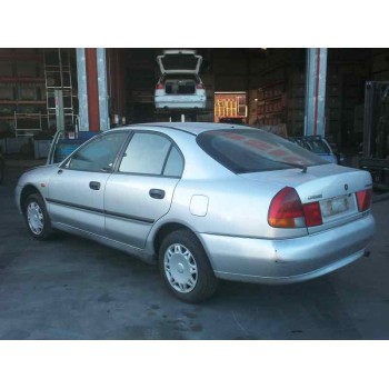 mitsubishi carisma berlina 4 (da0) del año 1997