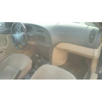 saab 9-3 berlina del año 2002