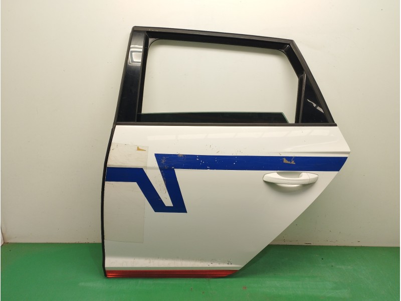 Recambio de puerta trasera izquierda para seat leon st (5f8) 2.0 tdi referencia OEM IAM 5F9833055  