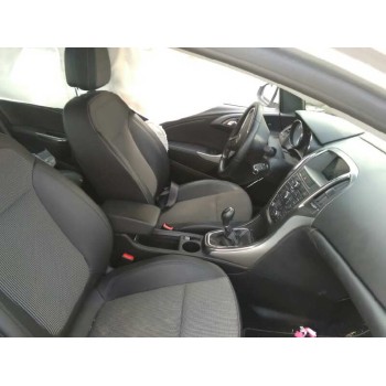 opel astra j sports tourer del año 2011