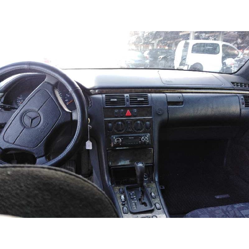 MERCEDES-BENZ CLASE E (W210) BERLINA DIESEL 1998