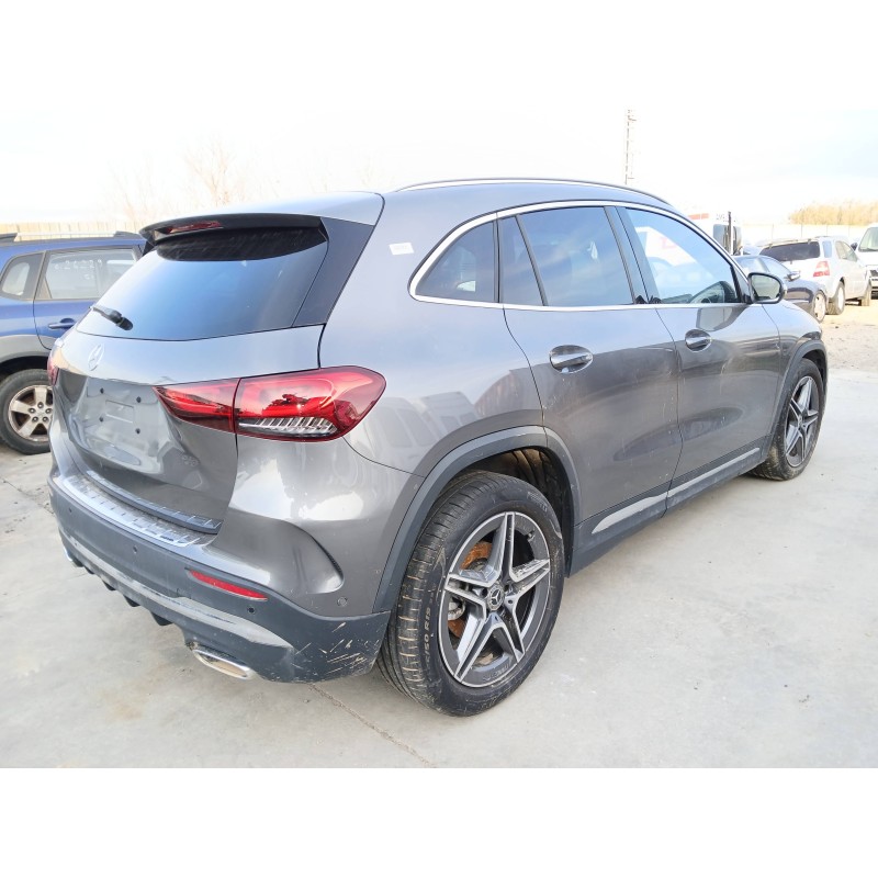 MERCEDES-BENZ GLA (H247)
