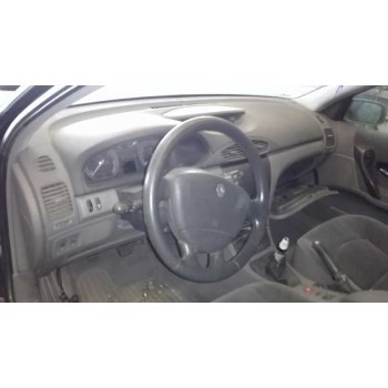 renault laguna ii (bg0) del año 2001