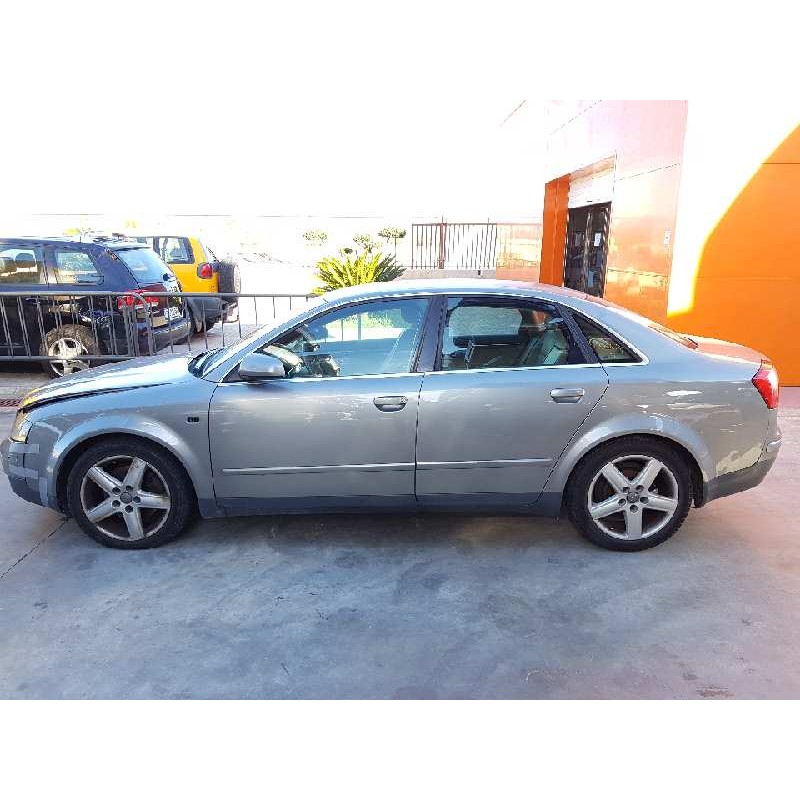 AUDI A4 BERLINA (8E)