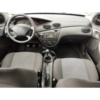ford focus berlina (cak) del año 2001