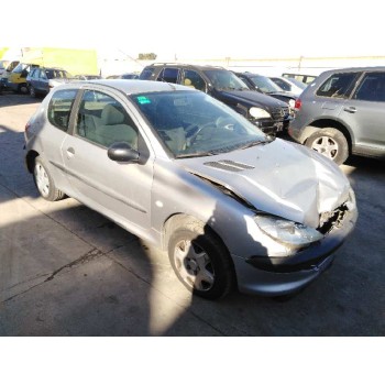 peugeot 206 berlina del año 2001