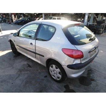 peugeot 206 berlina del año 2001