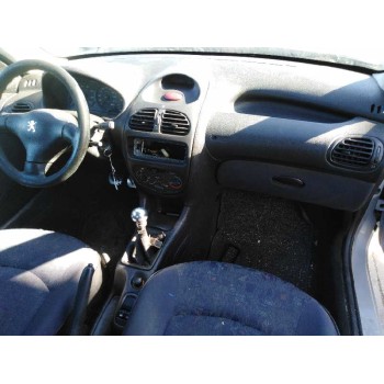 peugeot 206 berlina del año 2001