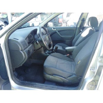 skoda octavia combi (1u5) del año 2001