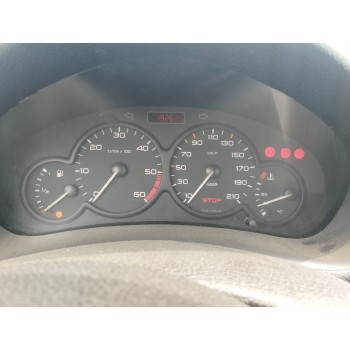 peugeot 206 berlina del año 2001