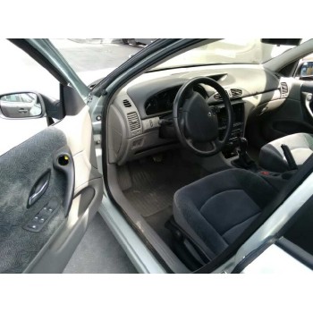 renault laguna ii (bg0) del año 2001