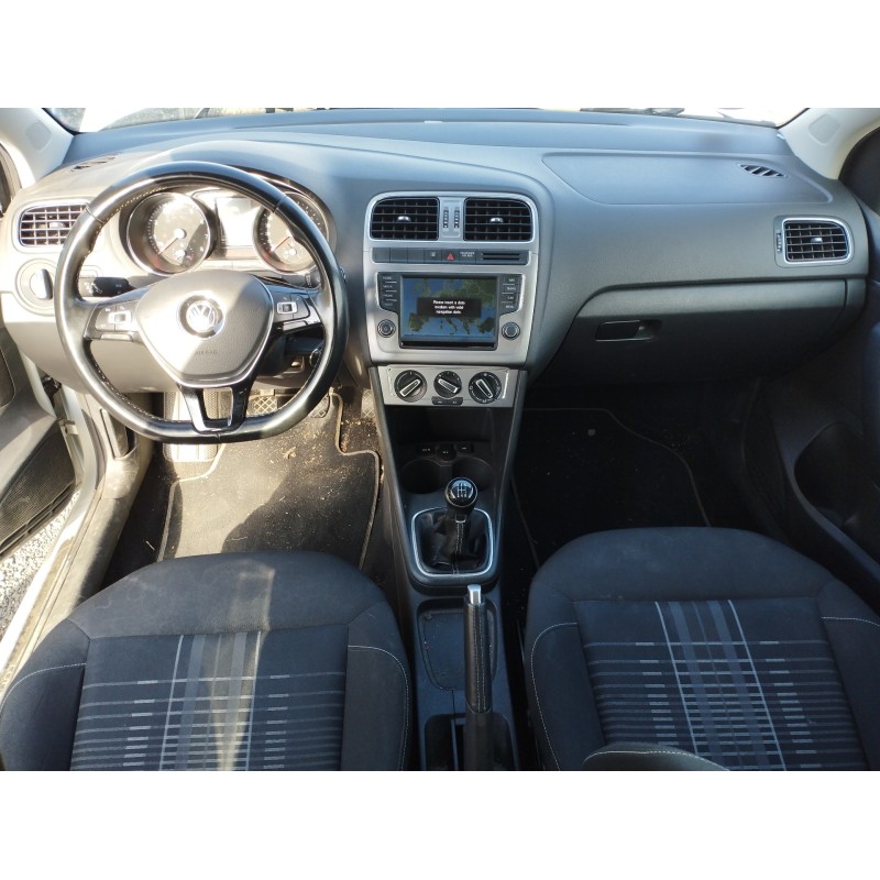 VOLKSWAGEN POLO V (6R1, 6C1) 2015