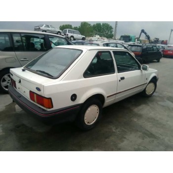 ford escort berlina del año 1989