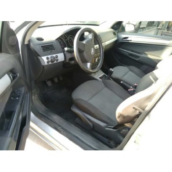 opel astra h berlina del año 2005