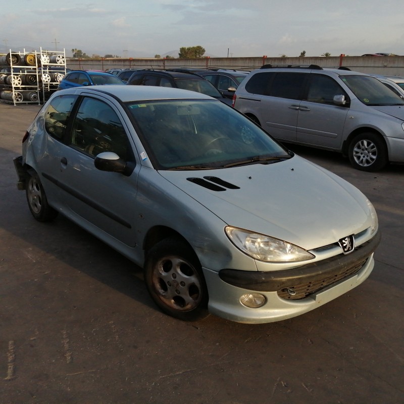 peugeot 206 berlina del año 2001
