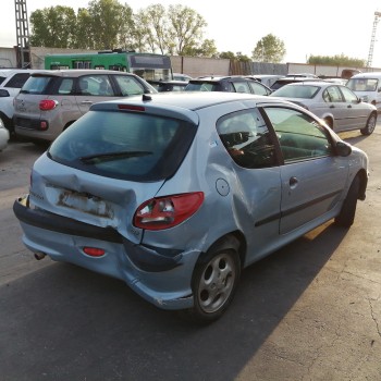 peugeot 206 berlina del año 2001