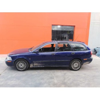 volvo v40 familiar del año 2003