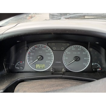 citroën xsara berlina del año 2004