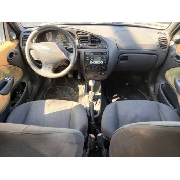 ford fiesta berlina (dx) del año 2001