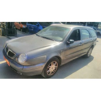 lancia lybra station wagon del año 2001