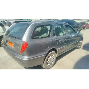 lancia lybra station wagon del año 2001
