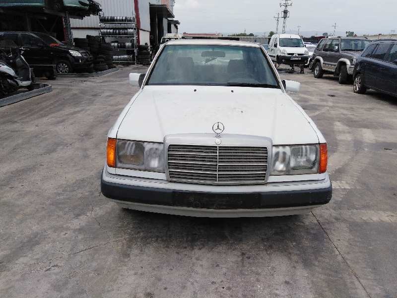 MERCEDES-BENZ CLASE E (W124) BERLINA