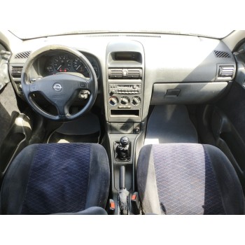 opel astra g berlina del año 2001